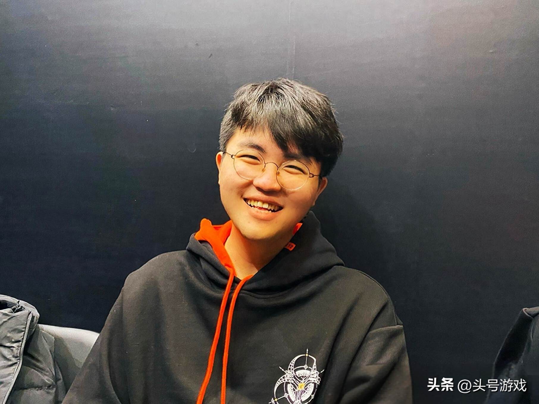 LPL前职业选手姿态？他的故事你知道多少