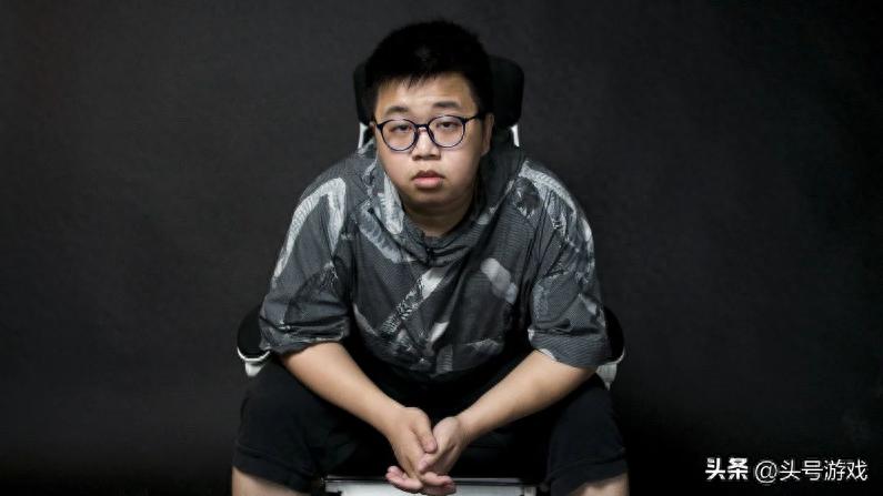 游戏主播蓝战非转型旅游博主后竟被踢出家族群？