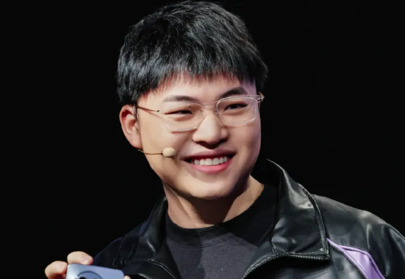 Faker亲自祝贺Uzi入选名人堂！黑粉的质疑声难道要哑火？