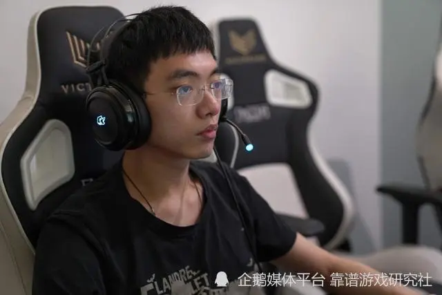 LPL季后赛！FPX与IG辅助对决，AL战队赢了却为何被指藏实力？