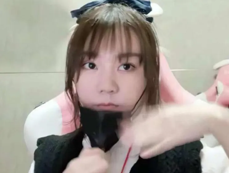 _小团团突然回归，透露自己复播时间，粉丝用礼物刷屏_小团团突然回归，透露自己复播时间，粉丝用礼物刷屏