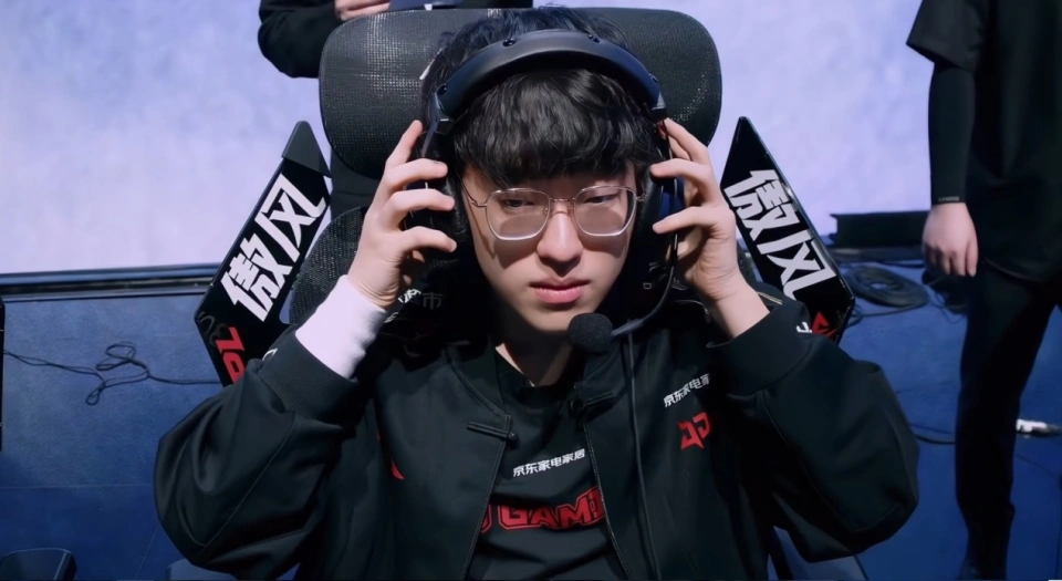爆冷！排名靠后的WE竟3-1击败JDG，JDG为何崩盘？