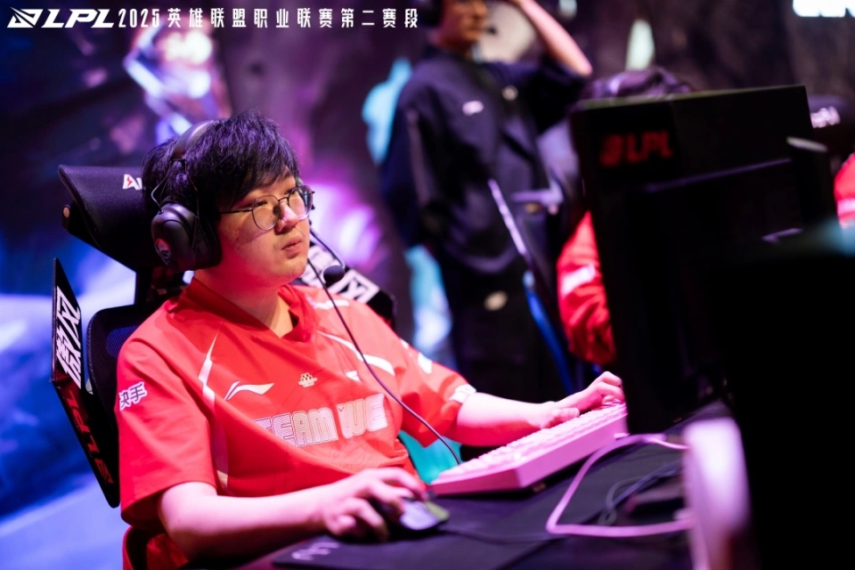 俄罗斯爆冷击败西班牙_lgd被爆冷击败_