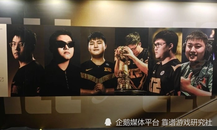 Uzi入选名人堂！他到底凭啥成为LPL赛区首个获此殊荣的选手？
