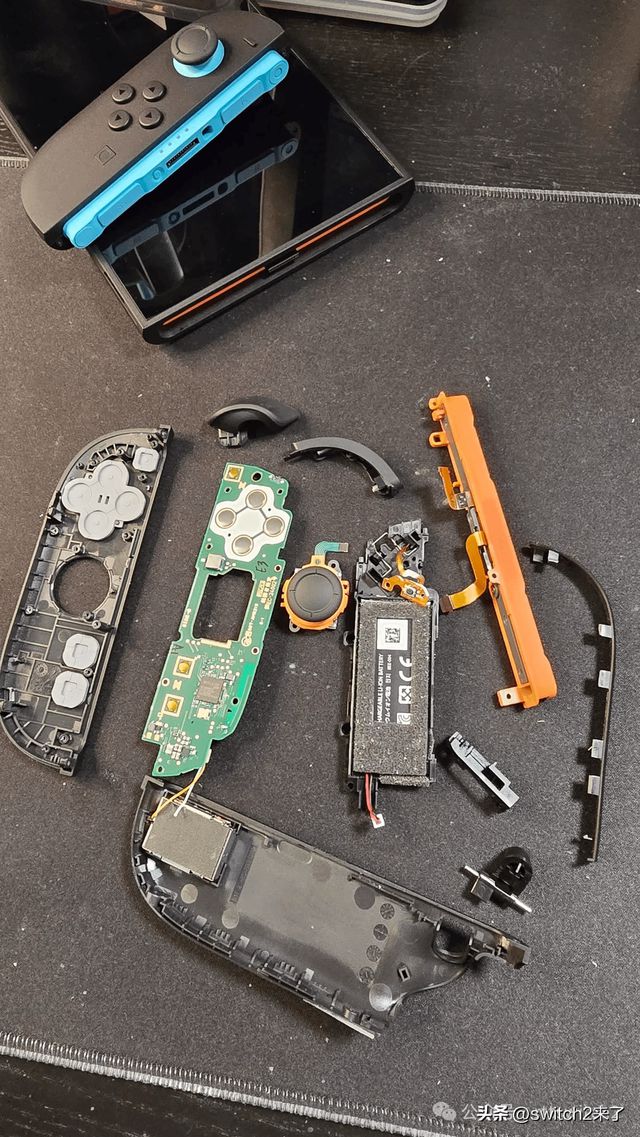 还是得等OLED版？博主锐评Switch2屏幕一般、摇杆结构与初代相仿__还是得等OLED版？博主锐评Switch2屏幕一般、摇杆结构与初代相仿