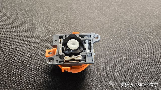 还是得等OLED版？博主锐评Switch2屏幕一般、摇杆结构与初代相仿_还是得等OLED版？博主锐评Switch2屏幕一般、摇杆结构与初代相仿_