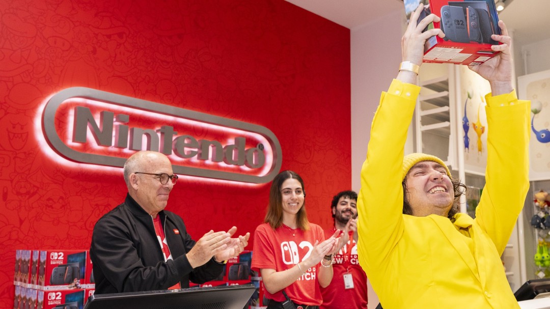 美国纽约首位拿到Switch 2的人！任天堂能否避免缺货困境？