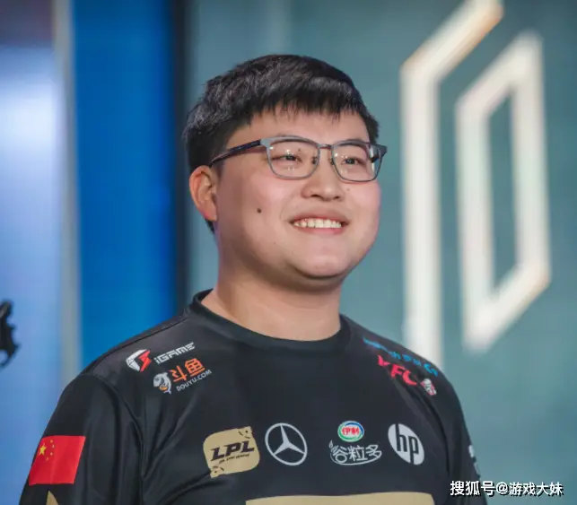 Uzi入选名人堂引争议！无冠就没资格？NBA巨星都来祝贺啦