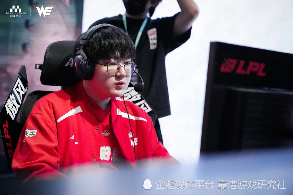 LOL：青春风暴大战夕阳红，WE对战IG战队争夺败决组名额_LOL：青春风暴大战夕阳红，WE对战IG战队争夺败决组名额_