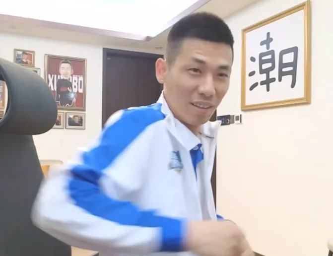 _旭旭宝宝以身入局，表示自己将放弃红眼，转职业只为警告设计师_旭旭宝宝以身入局，表示自己将放弃红眼，转职业只为警告设计师