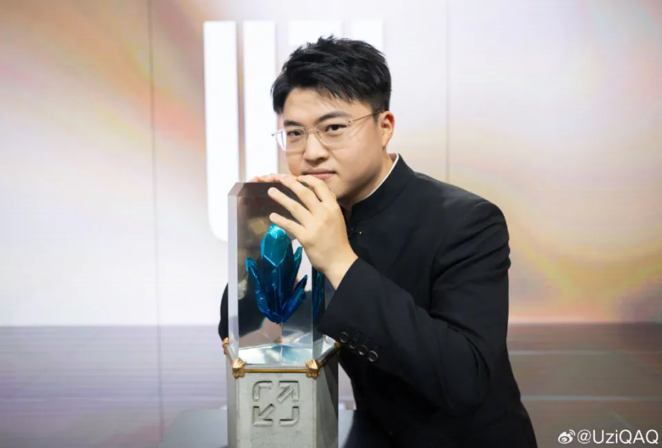 Uzi名人堂皮肤销量火爆,已卖出超1000万元,仅半天就超越Faker_Uzi名人堂皮肤销量火爆,已卖出超1000万元,仅半天就超越Faker_