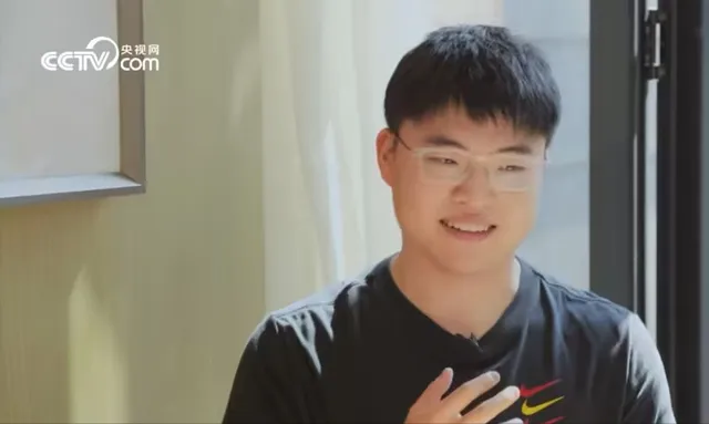 Uzi入选名人堂引热议！半天卖爆皮肤，他到底有多传奇？