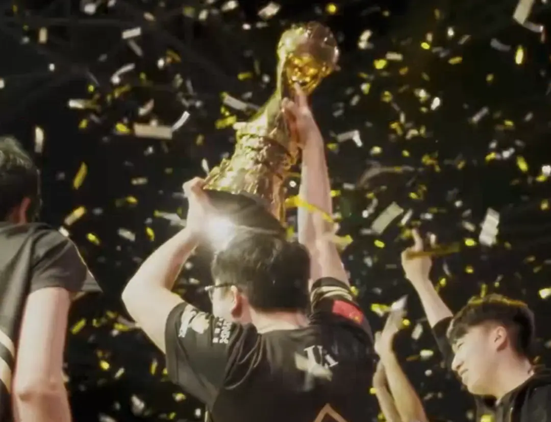 Uzi名人堂皮肤上线，仅1小时就超越了Faker_Uzi名人堂皮肤上线，仅1小时就超越了Faker_