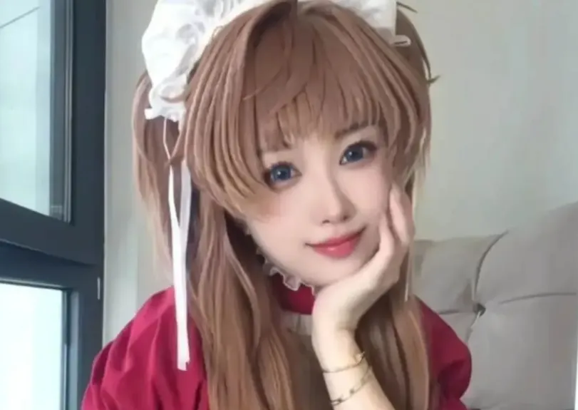 _知名女主播被怀疑下海，肩膀上的痣都一样，平台也将她永久封禁_知名女主播被怀疑下海，肩膀上的痣都一样，平台也将她永久封禁