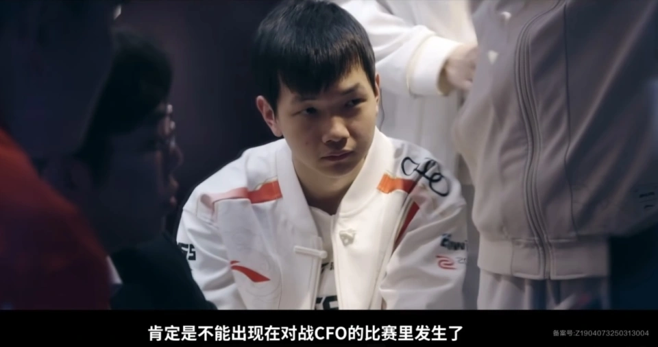 LPL中单巨婴引热议，国际赛场爆雷，BO5被单杀三次，完全不管队友__LPL中单巨婴引热议，国际赛场爆雷，BO5被单杀三次，完全不管队友