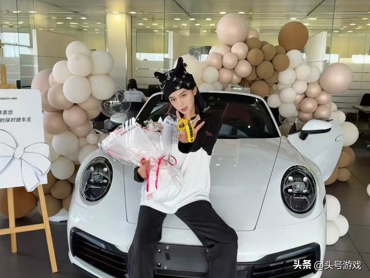 _没有穿衣服的主播女主播_报保险对方不提供发票