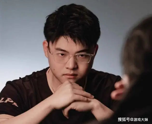 Uzi名人堂礼包一天卖2000W！粉丝人均富豪？这合理吗？