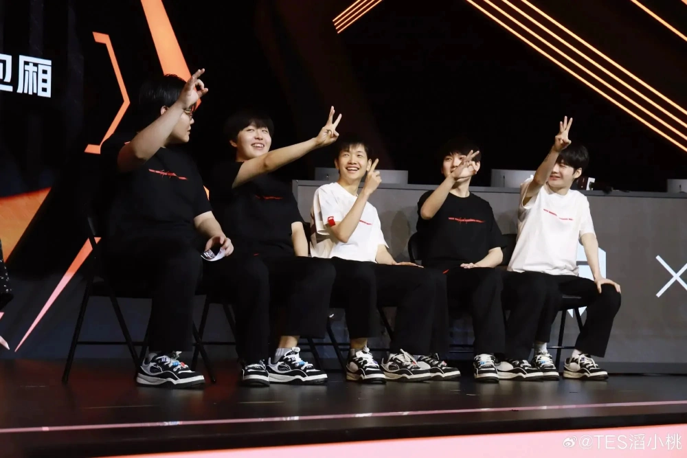 “TES被曝休赛期重组”火了，小奶油和JKL呼声最高，IG形势大好__“TES被曝休赛期重组”火了，小奶油和JKL呼声最高，IG形势大好