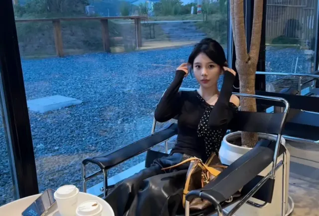 主播的心酸经历说说__日本女主播换衣被直播
