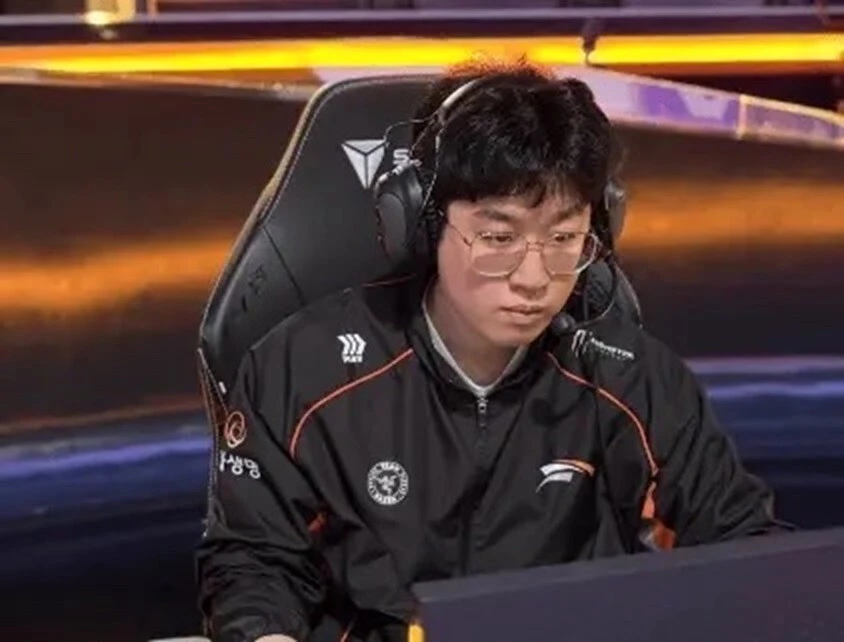 _T1终结HLE七连胜连续四年晋级MSI，Zeus是否后悔自己选错了队伍？_T1终结HLE七连胜连续四年晋级MSI，Zeus是否后悔自己选错了队伍？