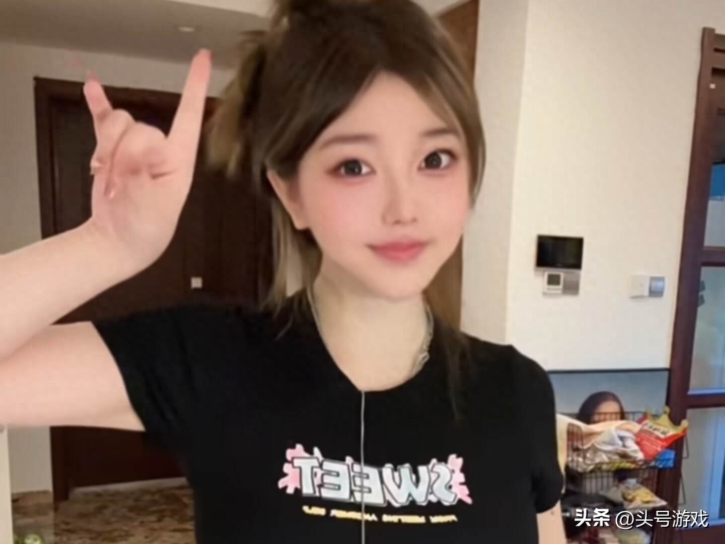 曾被称写真一姐的刘飞儿回归直播后身材臃肿遭吐槽？后来怎样了