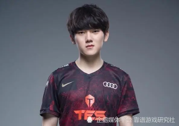 无奈心痛想哭的说说_想见不能见的无奈句子_