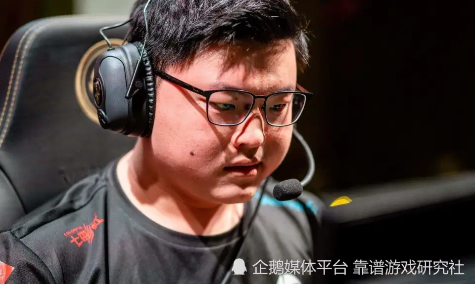 _LOL：MLXG直播吐槽被RNG吸血，倒欠2500万，弹幕回怼自找的_LOL：MLXG直播吐槽被RNG吸血，倒欠2500万，弹幕回怼自找的