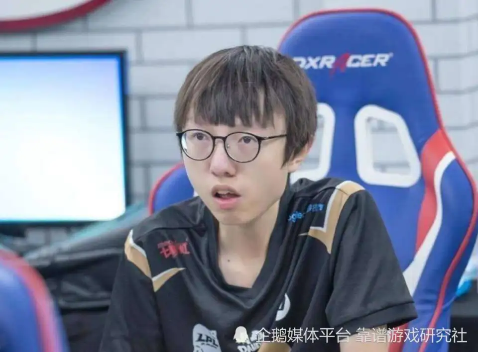_LOL：MLXG直播吐槽被RNG吸血，倒欠2500万，弹幕回怼自找的_LOL：MLXG直播吐槽被RNG吸血，倒欠2500万，弹幕回怼自找的