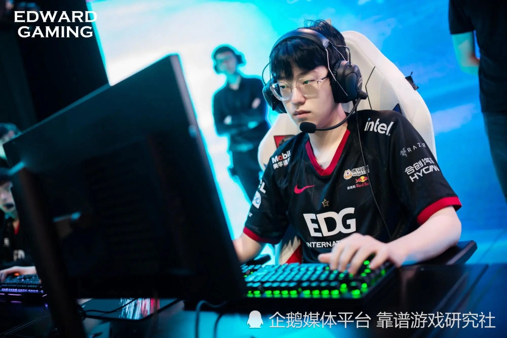 MLXG欠RNG 2500万！小学弟被EDG起诉？LPL观众懵了！谁更离谱？