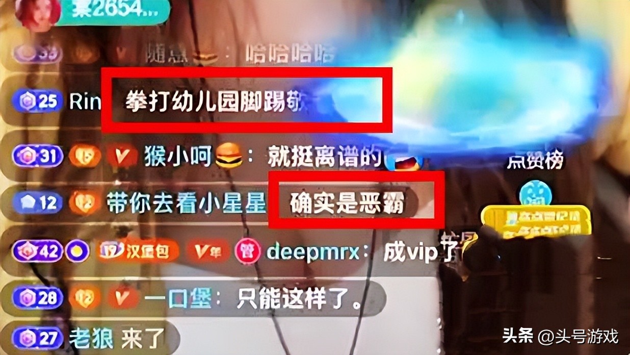 _养老院挨打老人的视频_养老院老头抱一下