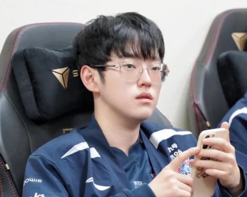_老岳曝光scout和EDG的纠纷，临时加价200万，最终被索赔3351万_老岳曝光scout和EDG的纠纷，临时加价200万，最终被索赔3351万