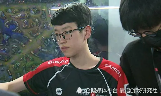 LOL：JDG战队老板出面帮助小学弟，欠EDG的钱已经还了，圆满解决_LOL：JDG战队老板出面帮助小学弟，欠EDG的钱已经还了，圆满解决_
