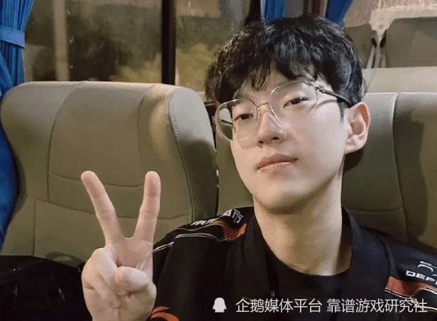LOL：957谈小学弟被EDG强制执行，三千多万不是问题，人家有人帮_LOL：957谈小学弟被EDG强制执行，三千多万不是问题，人家有人帮_