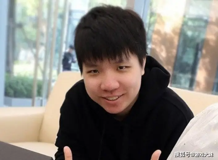 AJ线下探店，去网吧被老板赶出门，亮出职业选手身份还是被赶出去_AJ线下探店，去网吧被老板赶出门，亮出职业选手身份还是被赶出去_