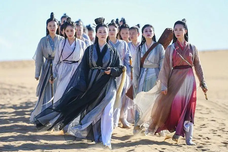 被庄铮震断手中长剑，灭绝师太老脸一黑，不用倚天剑她就不给力？_被庄铮震断手中长剑，灭绝师太老脸一黑，不用倚天剑她就不给力？_